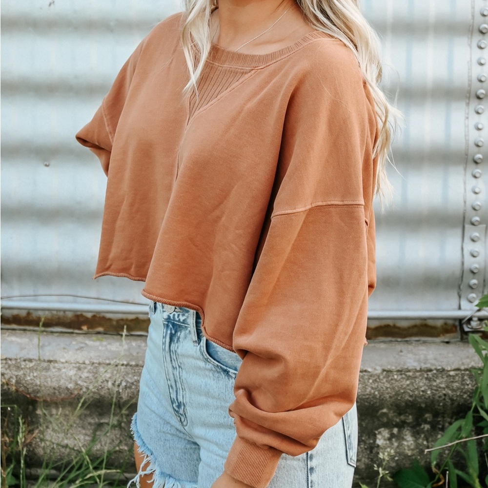Peach Live California cropped crewneck in rust